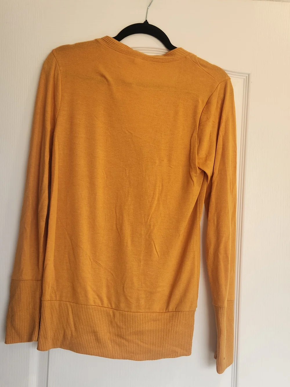 Zenana Outfitters Mustard Button-Down V-Neck Cardigan L Euc